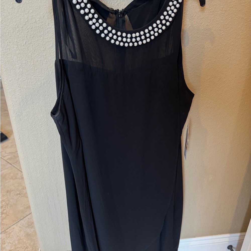 Elegant Black Dress with Pearl Embellishments